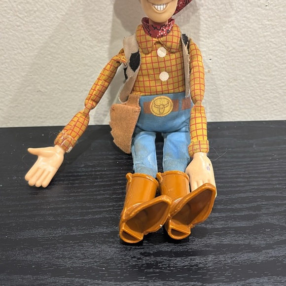 1995 Woody Action Figure with Hat and Bandana from Toy Story - Picture 3 of 5